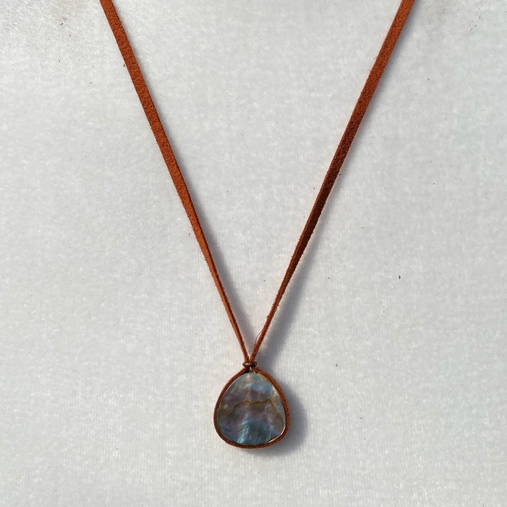 Hand Crafted Abalone Shell necklace - Picture 2 of 3